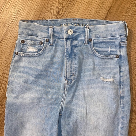 American Eagle Light Wash Distressed Stretch Skinny Jeans - Picture 5 of 9
